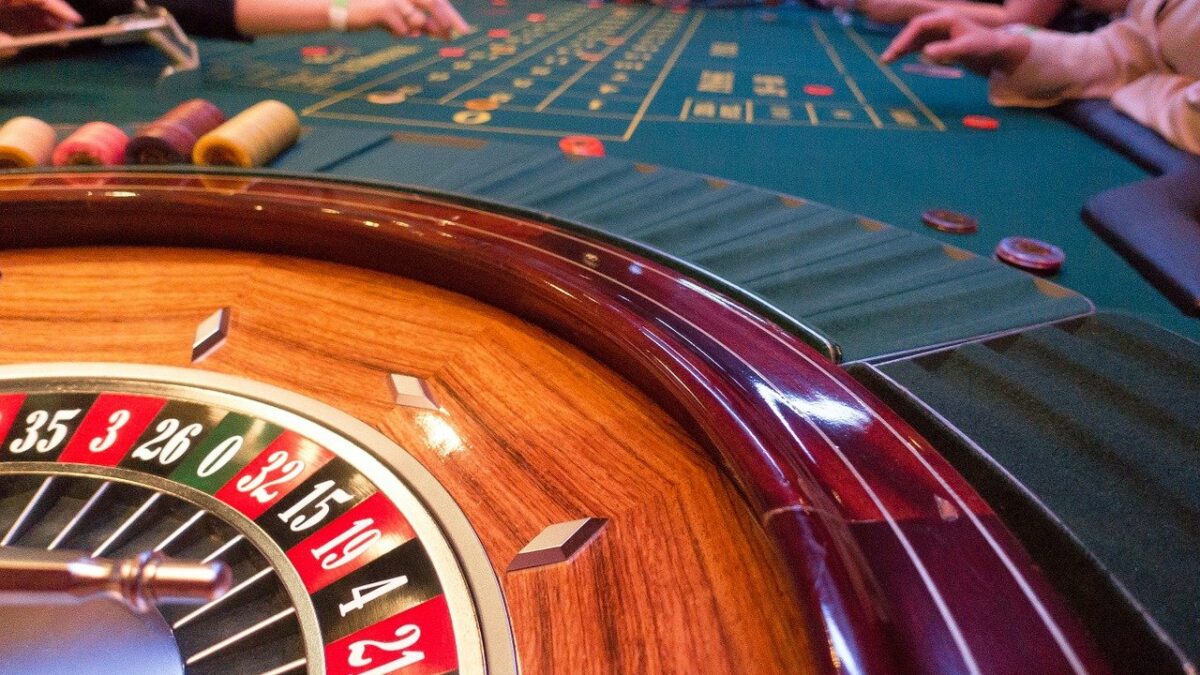 Casino Roulette : le jeu emblématique auquel tout le monde peut jouer !