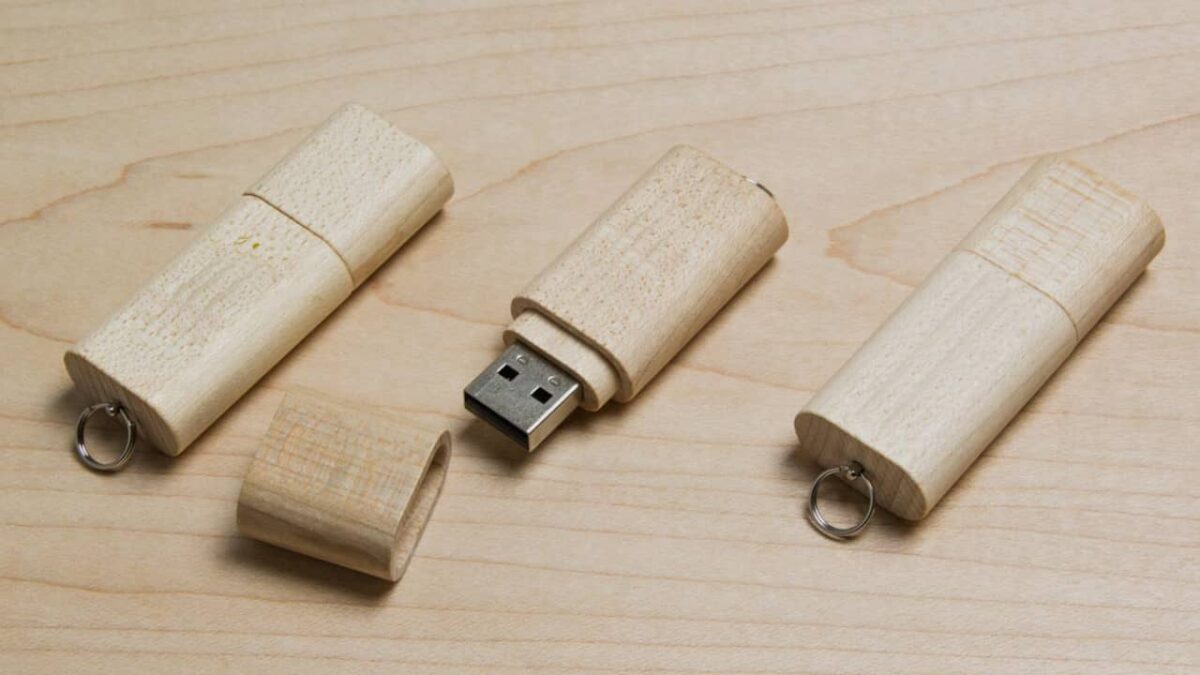 Choisir une clé USB publicitaire en bois : pourquoi ?