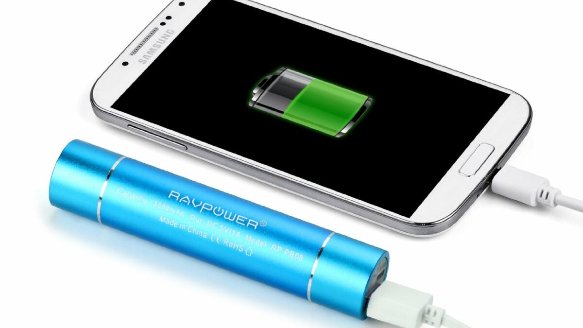 Lorsque la batterie est à 100 %, le chargeur et l’ordinateur portable consomment toujours de l’énergie !