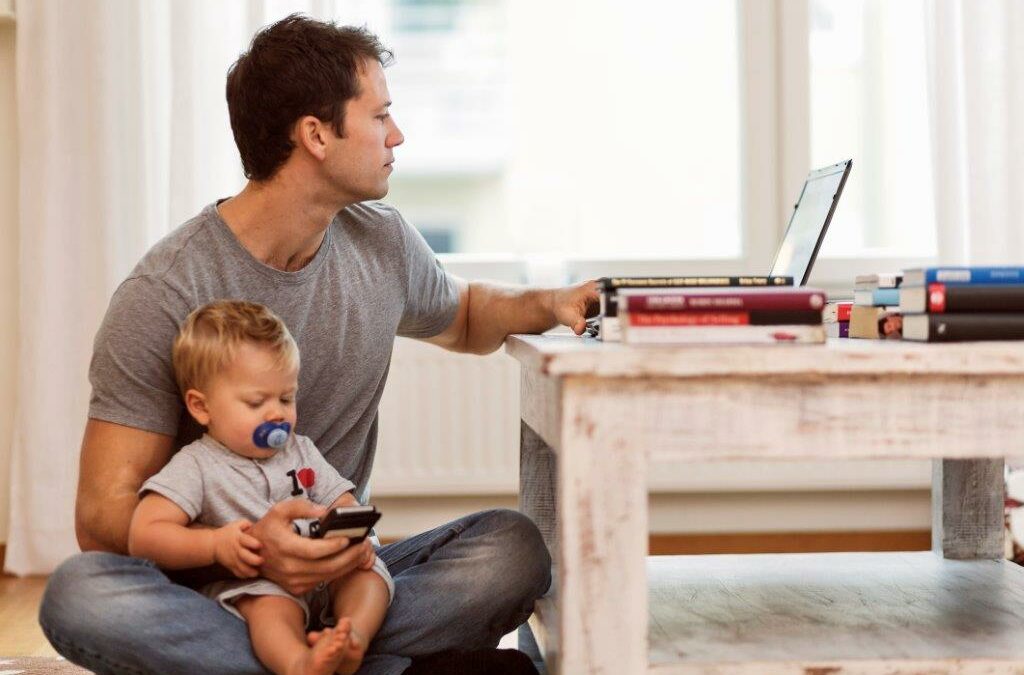 Télétravail : comment travailler de chez soi tout en s’occupant de ses enfants ?
