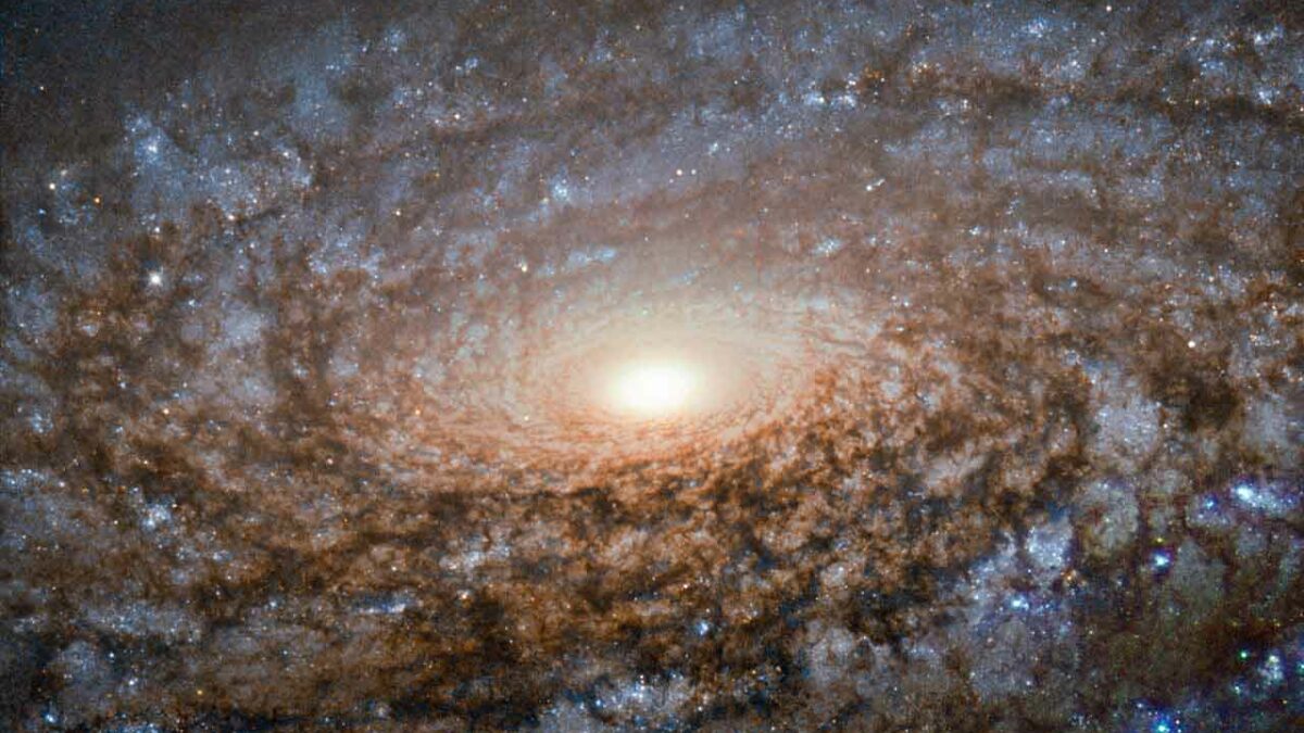 Pourquoi la galaxie est en forme de spirale ?